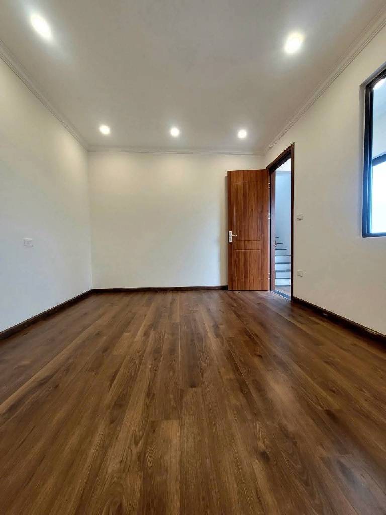 MẶT TIỀN 11M  - 6 TẦNG THANG MÁY - GARA Ô TÔ